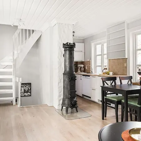 Sjarmerende Enebolig I Sandviken Сasa de vacaciones